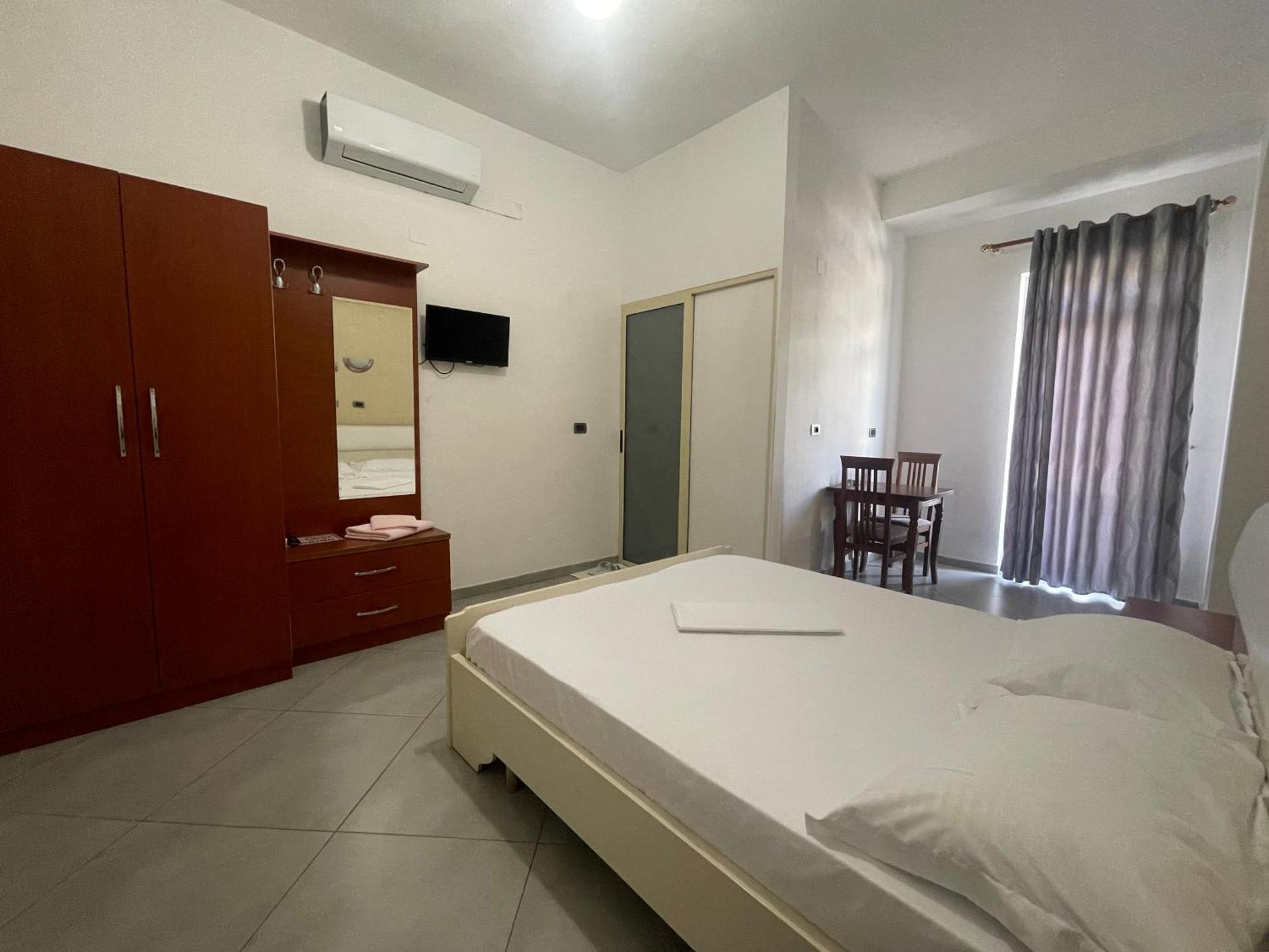 Hotel Latifi Gramsh Εξωτερικό φωτογραφία