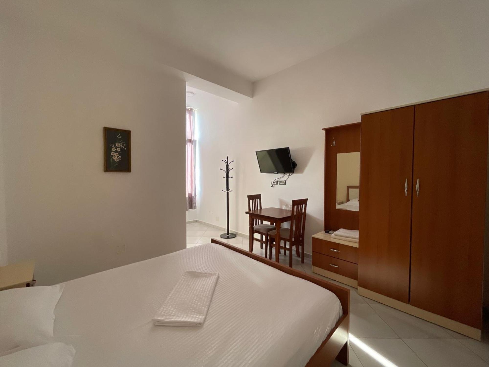 Hotel Latifi Gramsh Εξωτερικό φωτογραφία