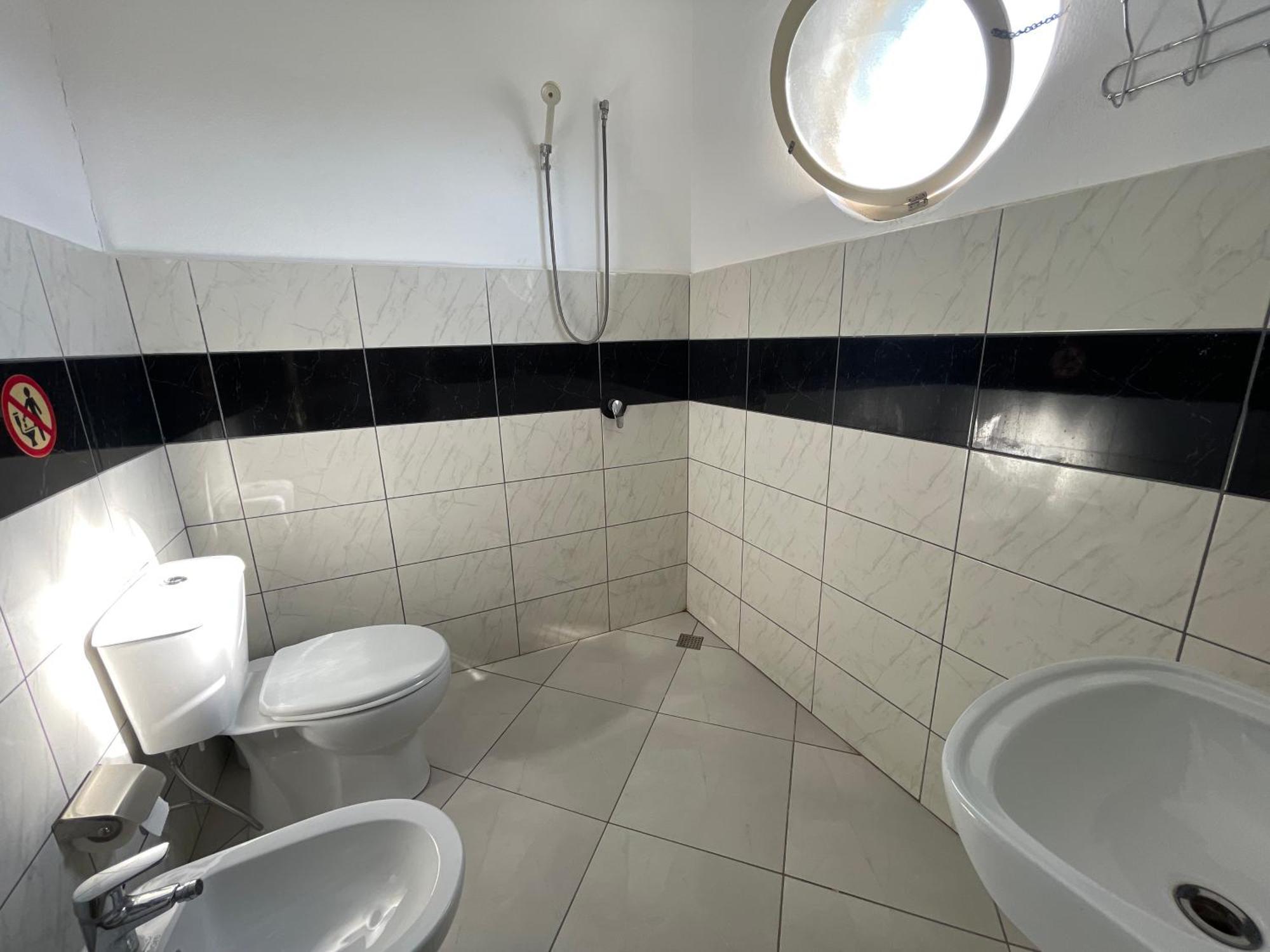Hotel Latifi Gramsh Εξωτερικό φωτογραφία