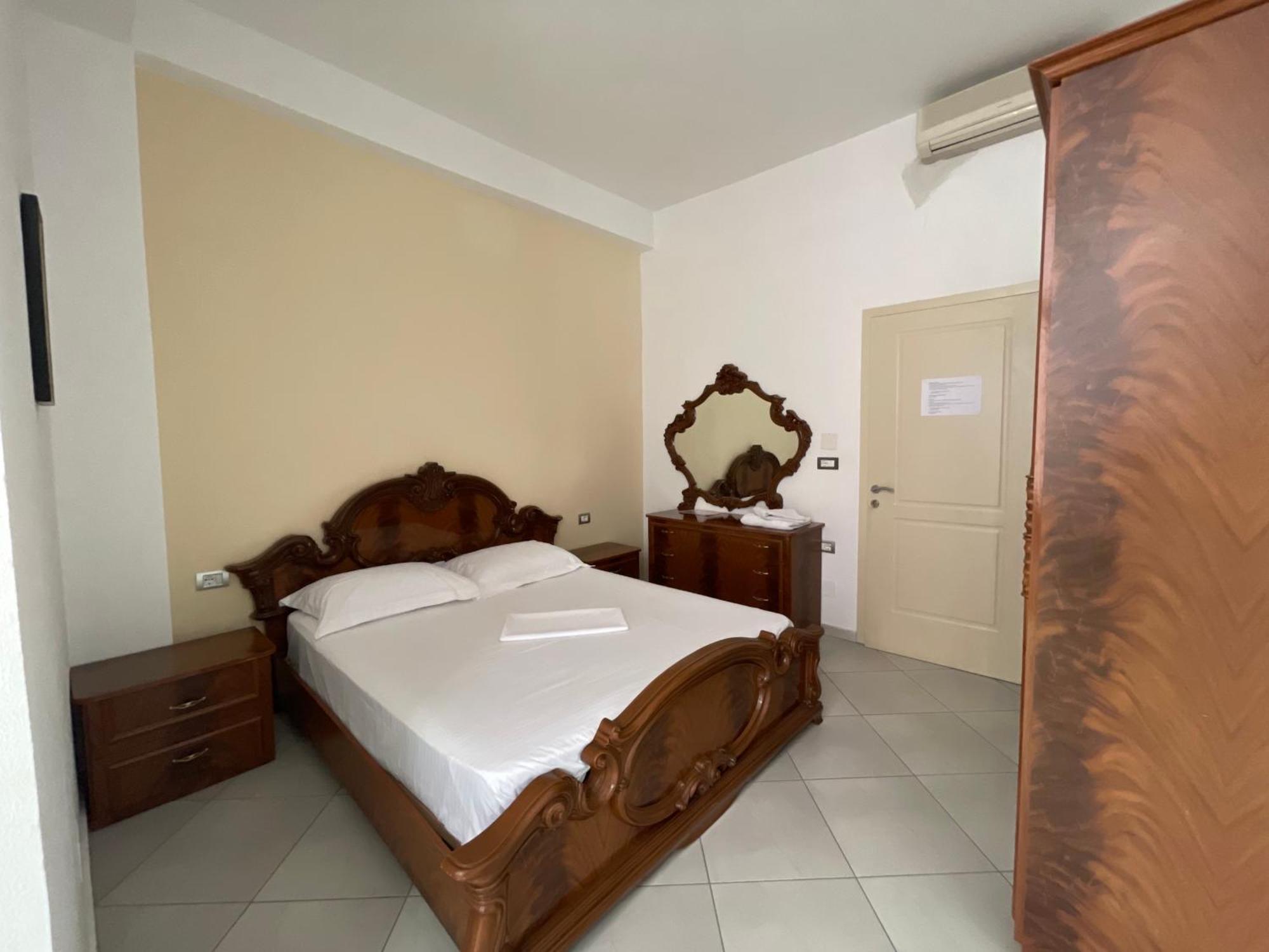 Hotel Latifi Gramsh Εξωτερικό φωτογραφία