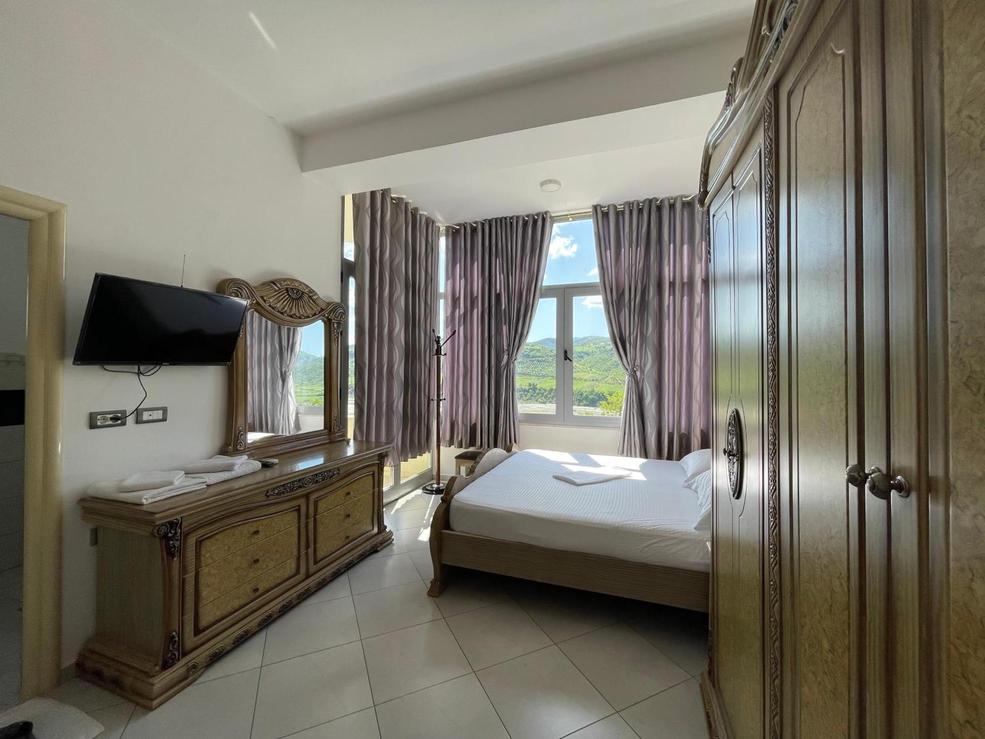 Hotel Latifi Gramsh Εξωτερικό φωτογραφία