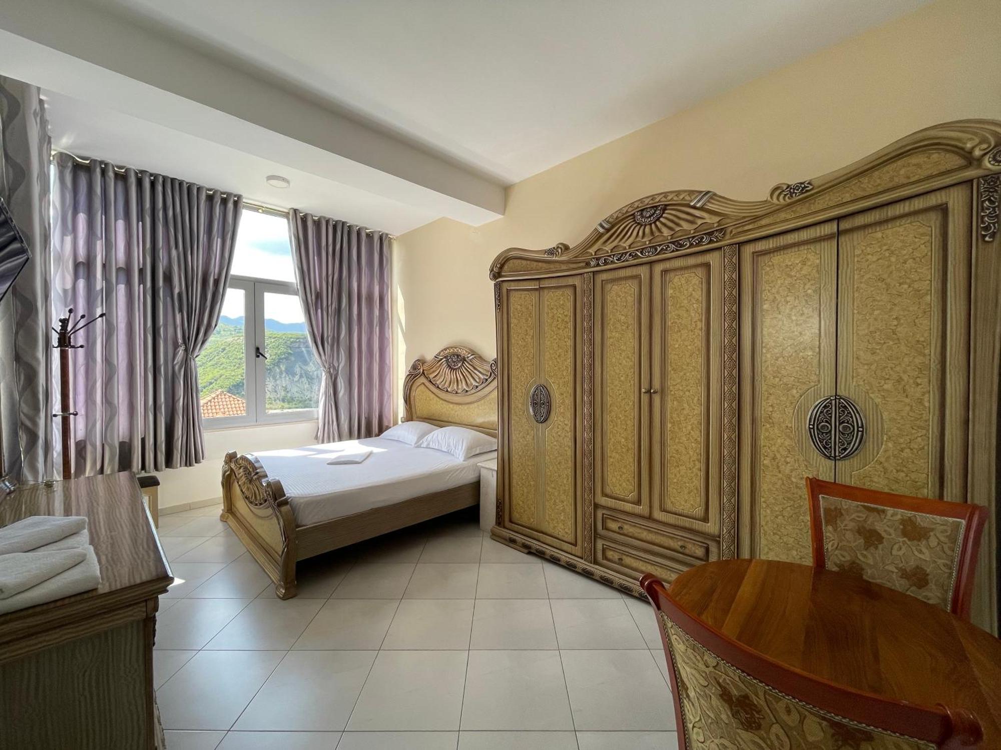 Hotel Latifi Gramsh Εξωτερικό φωτογραφία