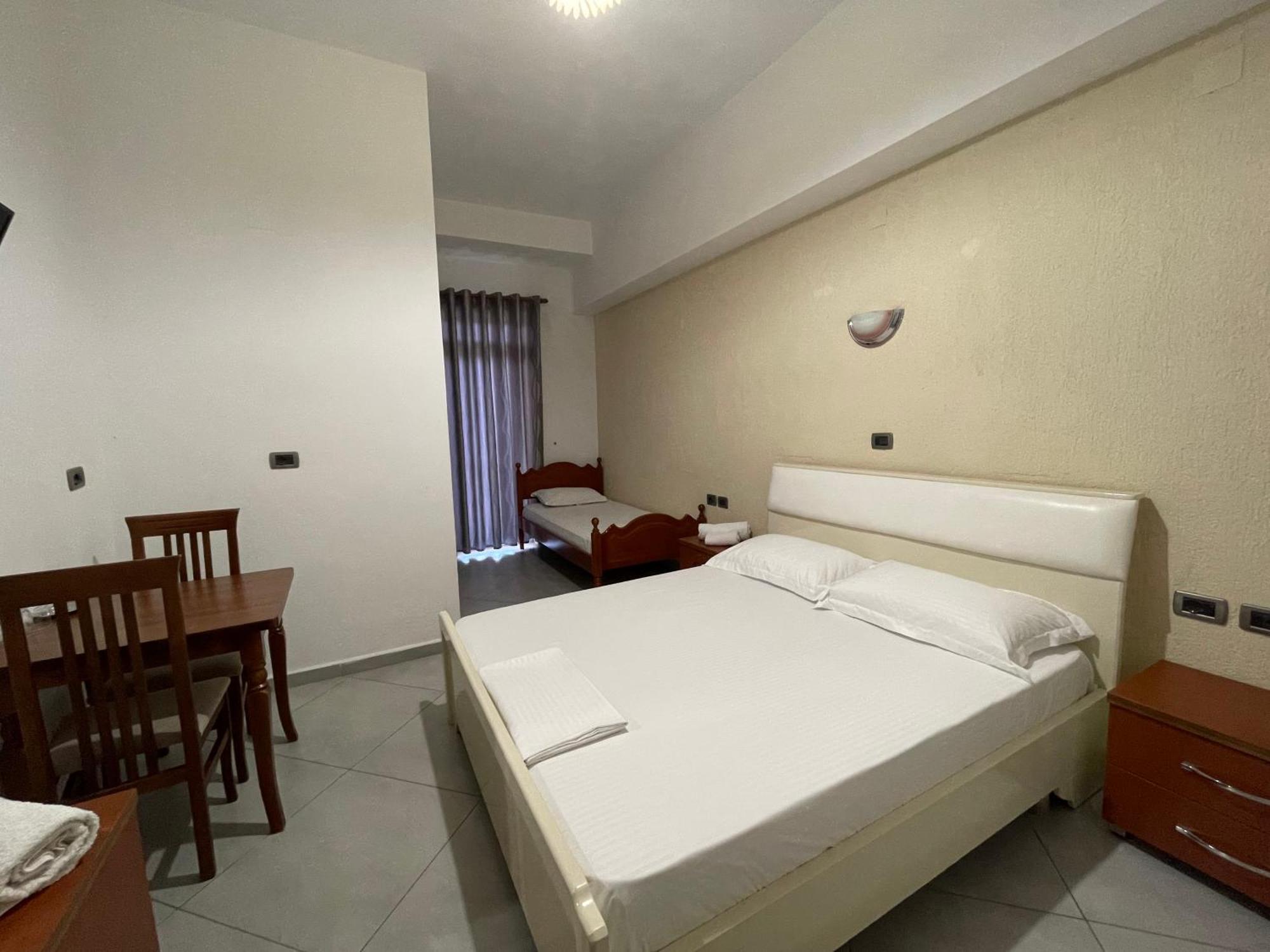Hotel Latifi Gramsh Εξωτερικό φωτογραφία