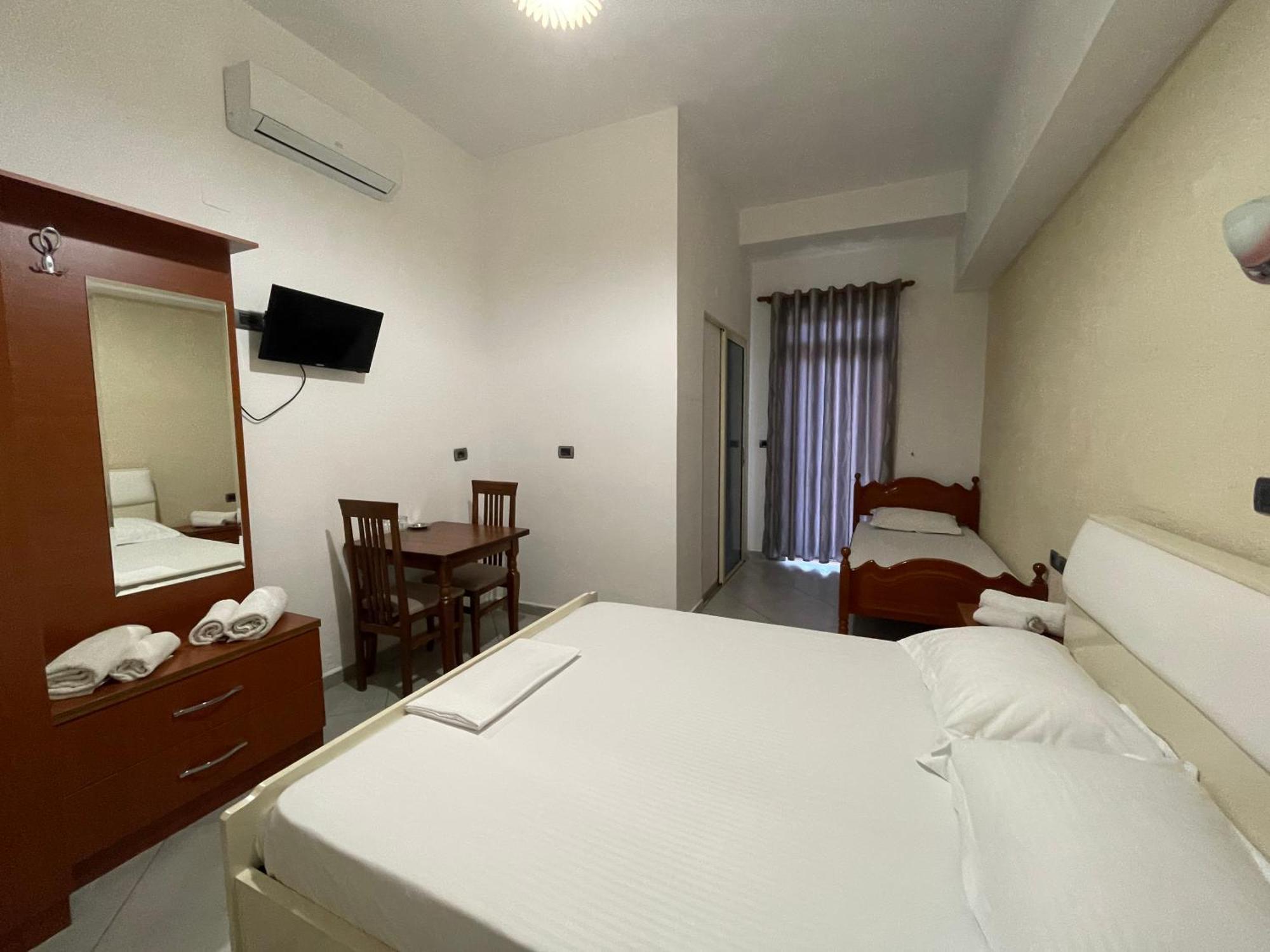 Hotel Latifi Gramsh Εξωτερικό φωτογραφία