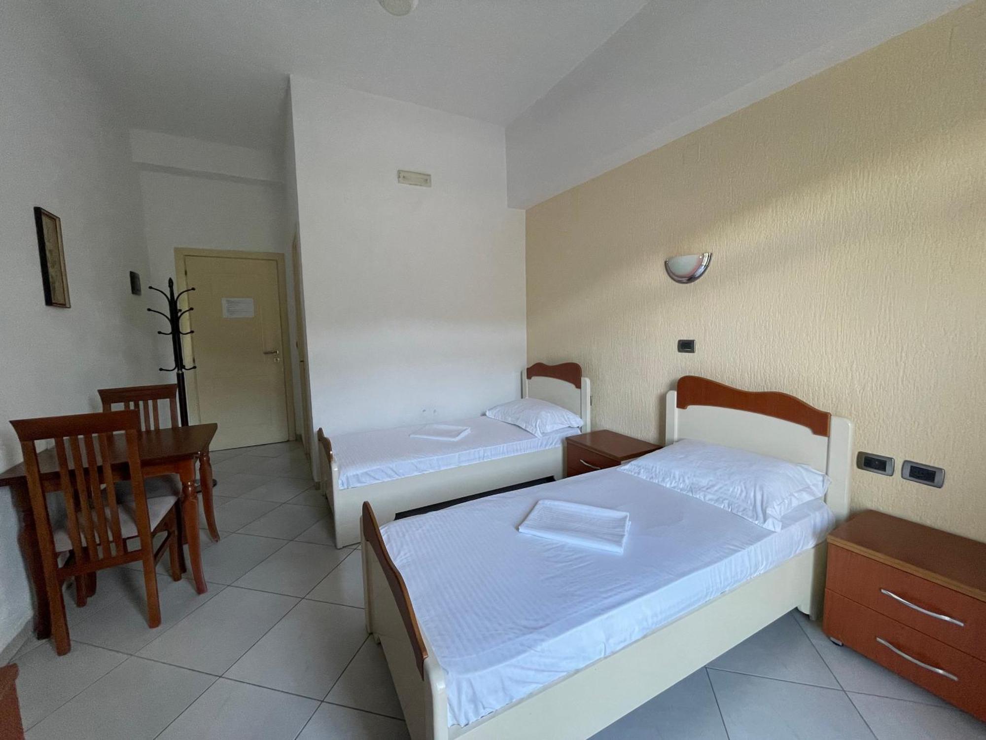 Hotel Latifi Gramsh Εξωτερικό φωτογραφία
